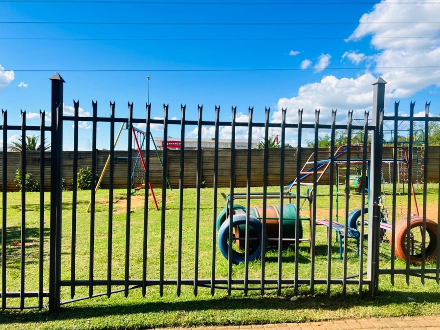 2 Bedroom Property for Sale in Langenhovenpark Free State